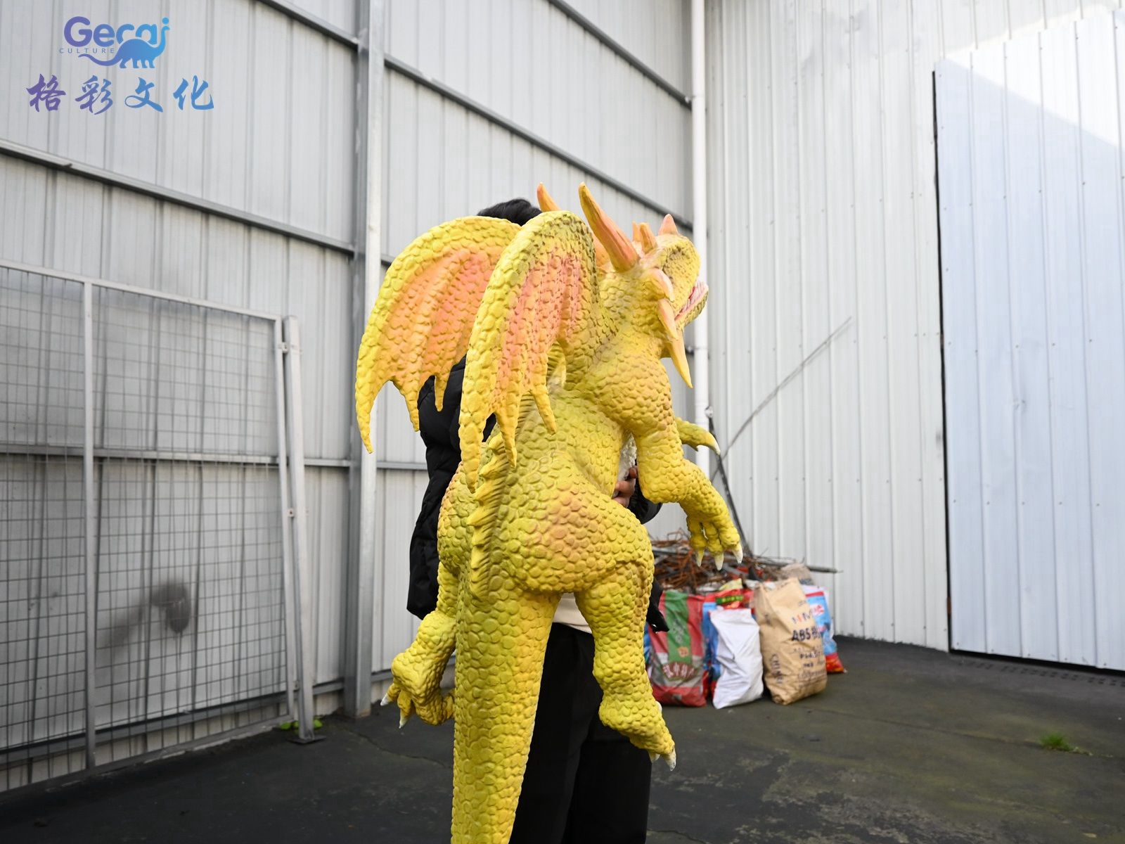 西方龙黄色手偶