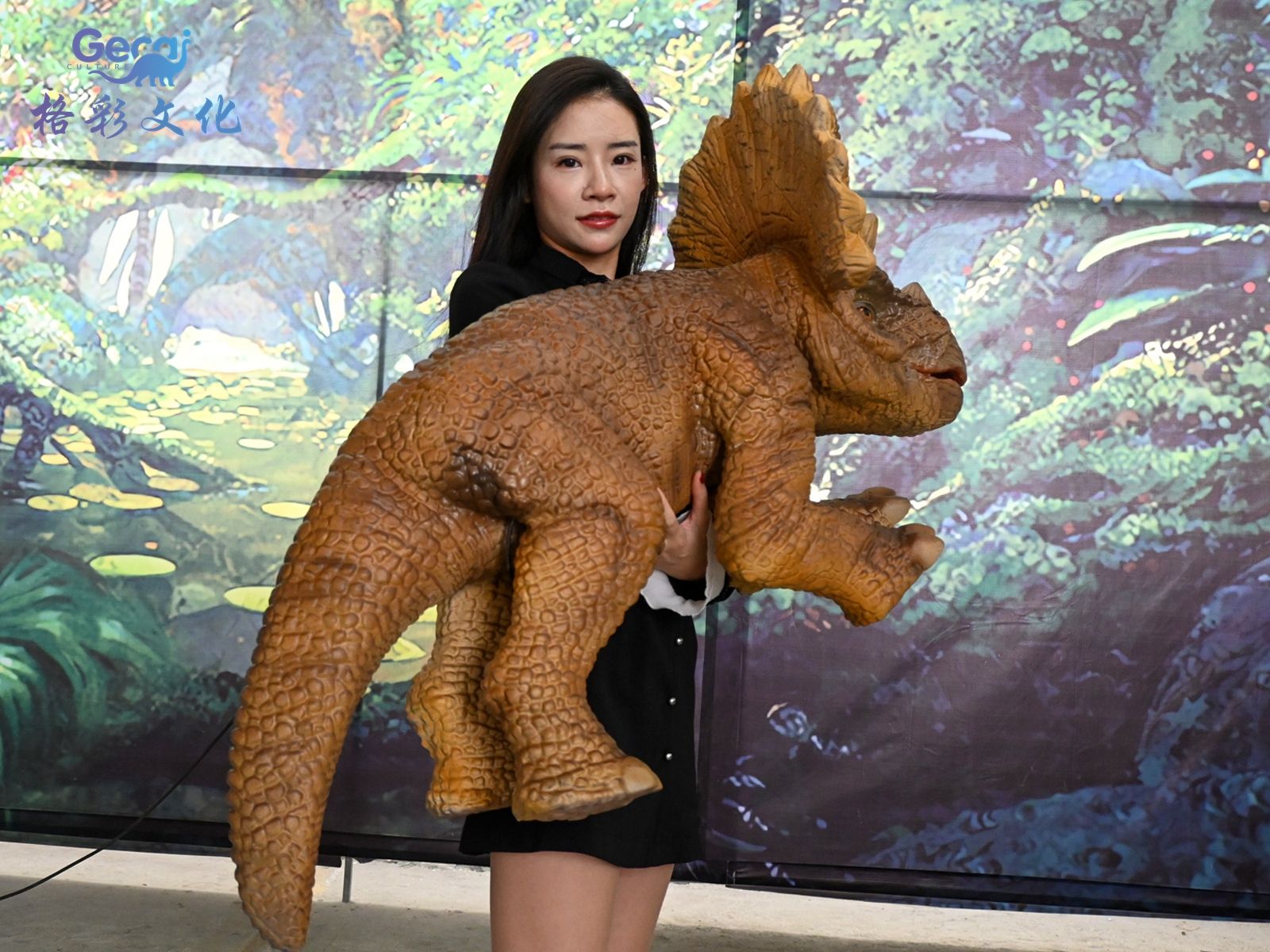 棕色三角龙手偶
