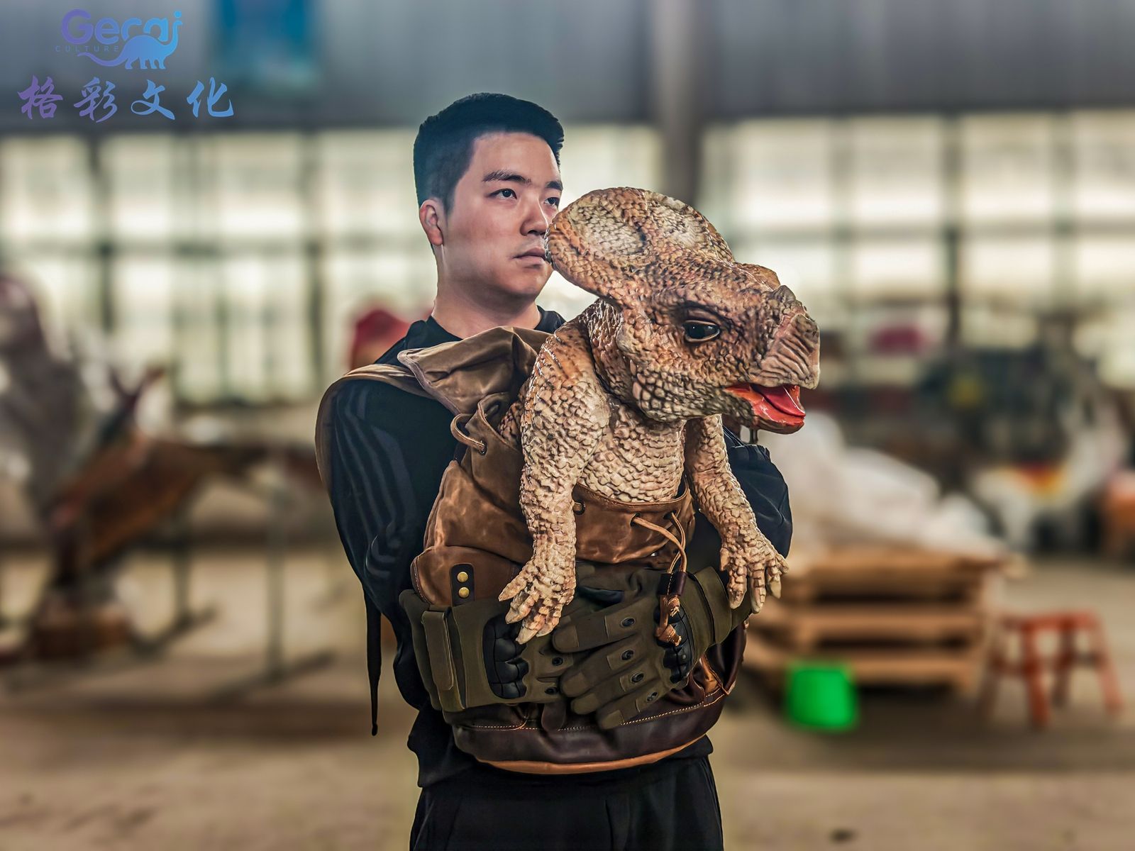 游乐园互动可动恐龙手偶